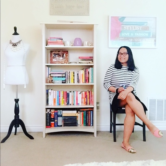 Meet your Posher, Rhea - Picture 1 of 7